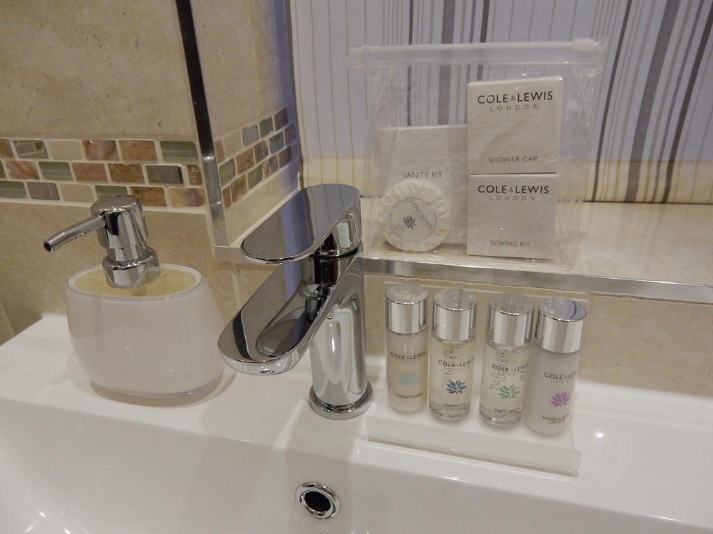 Bed and Breakfast Abbots Lee - Adults Only Челтнем Екстер'єр фото