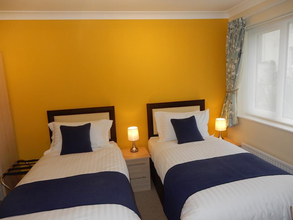 Bed and Breakfast Abbots Lee - Adults Only Челтнем Екстер'єр фото