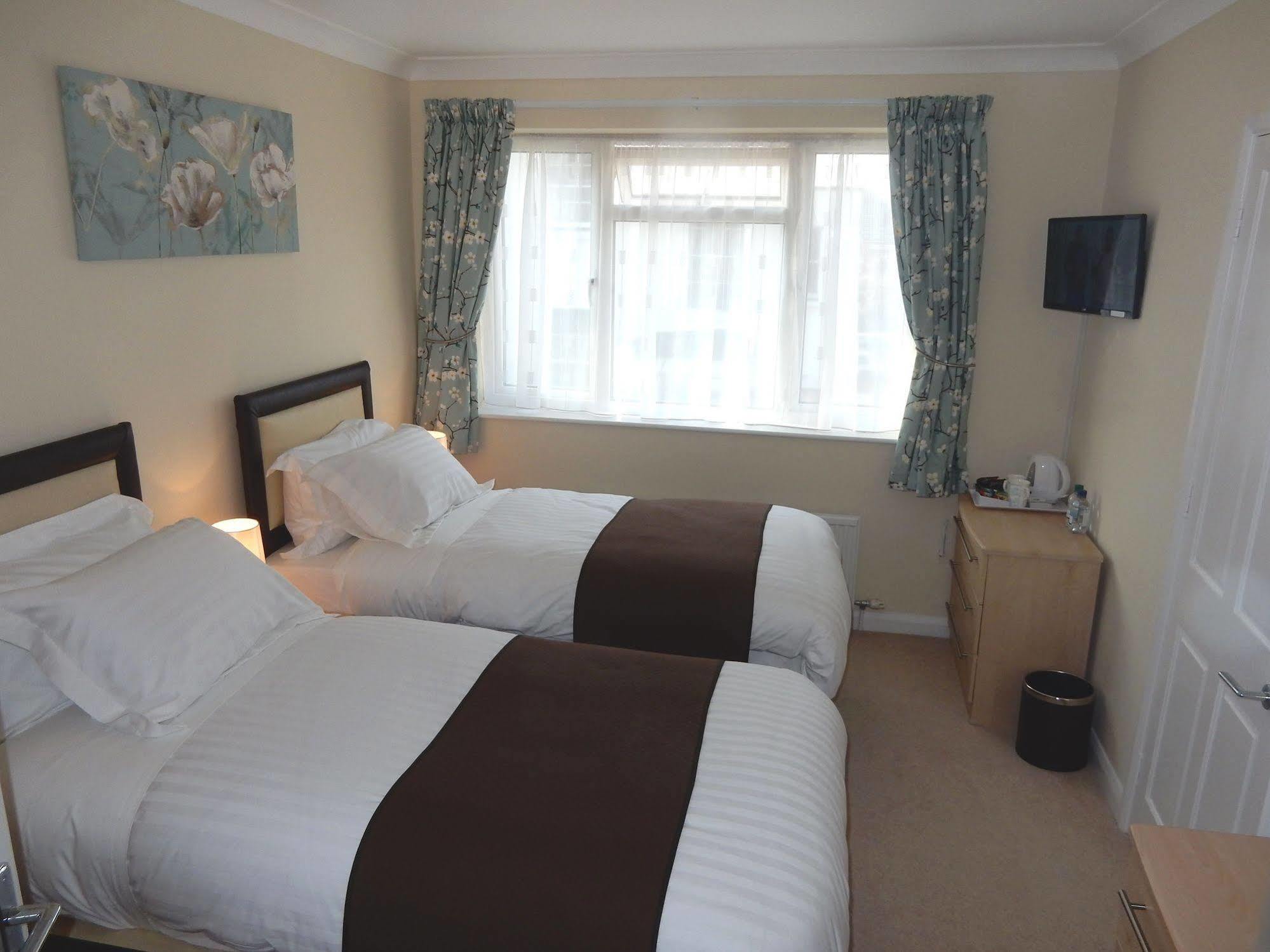 Bed and Breakfast Abbots Lee - Adults Only Челтнем Екстер'єр фото