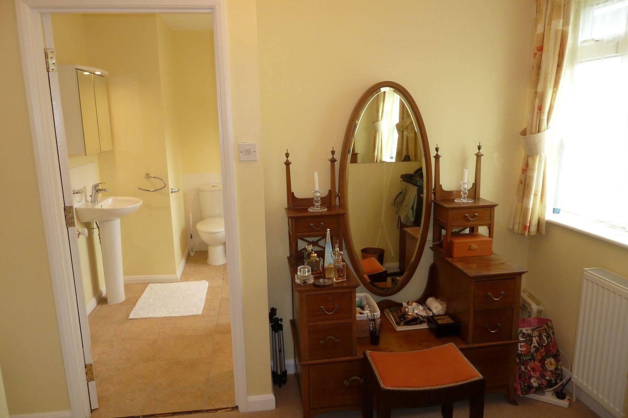 Bed and Breakfast Abbots Lee - Adults Only Челтнем Екстер'єр фото