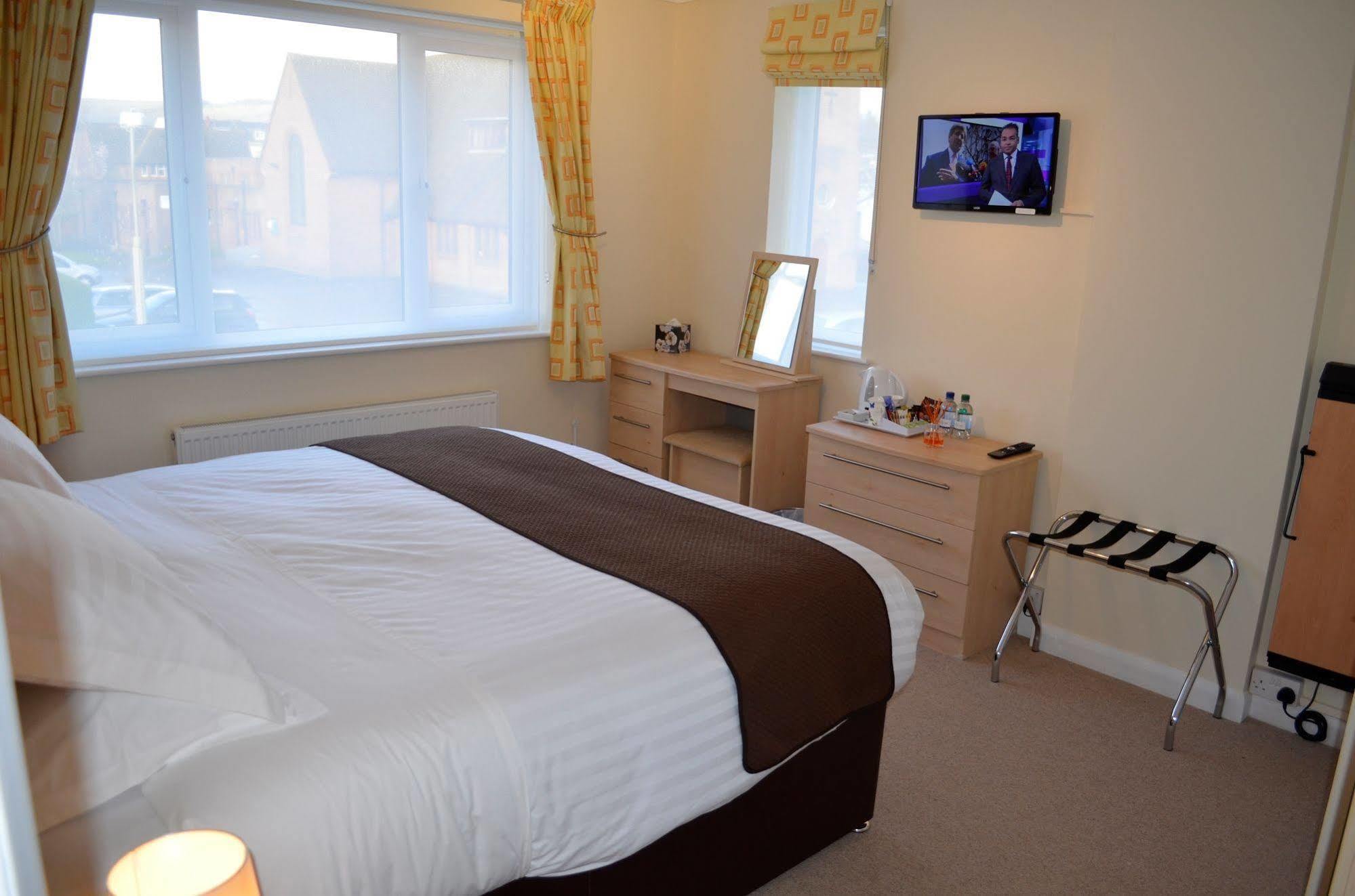 Bed and Breakfast Abbots Lee - Adults Only Челтнем Екстер'єр фото